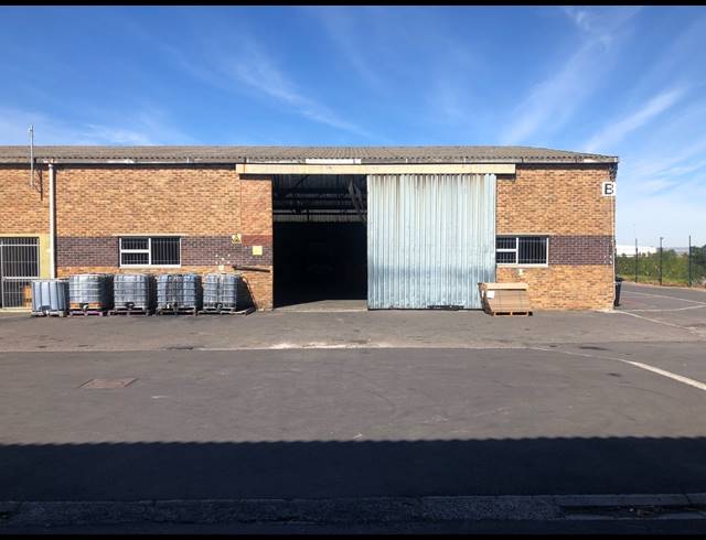 1,608M² WAREHOUSE TO LET IN AIRPORT INDUSTRIA